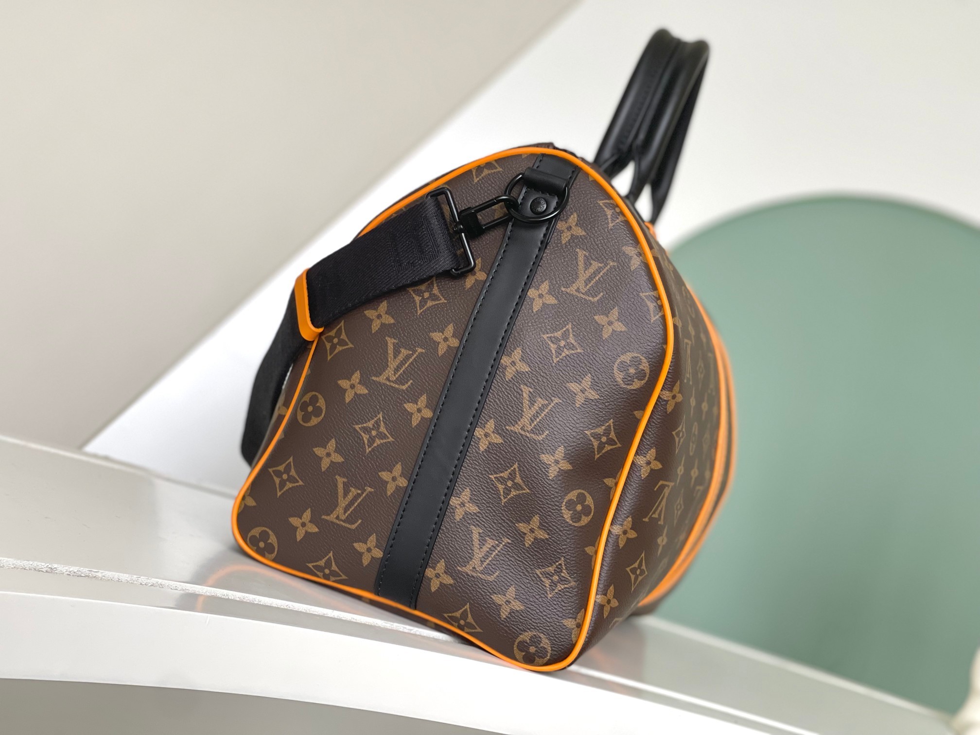 [LOUIS VUITTON-루이비통]  루이비통 모노그램 키폴 반둘리에 45 M46703
