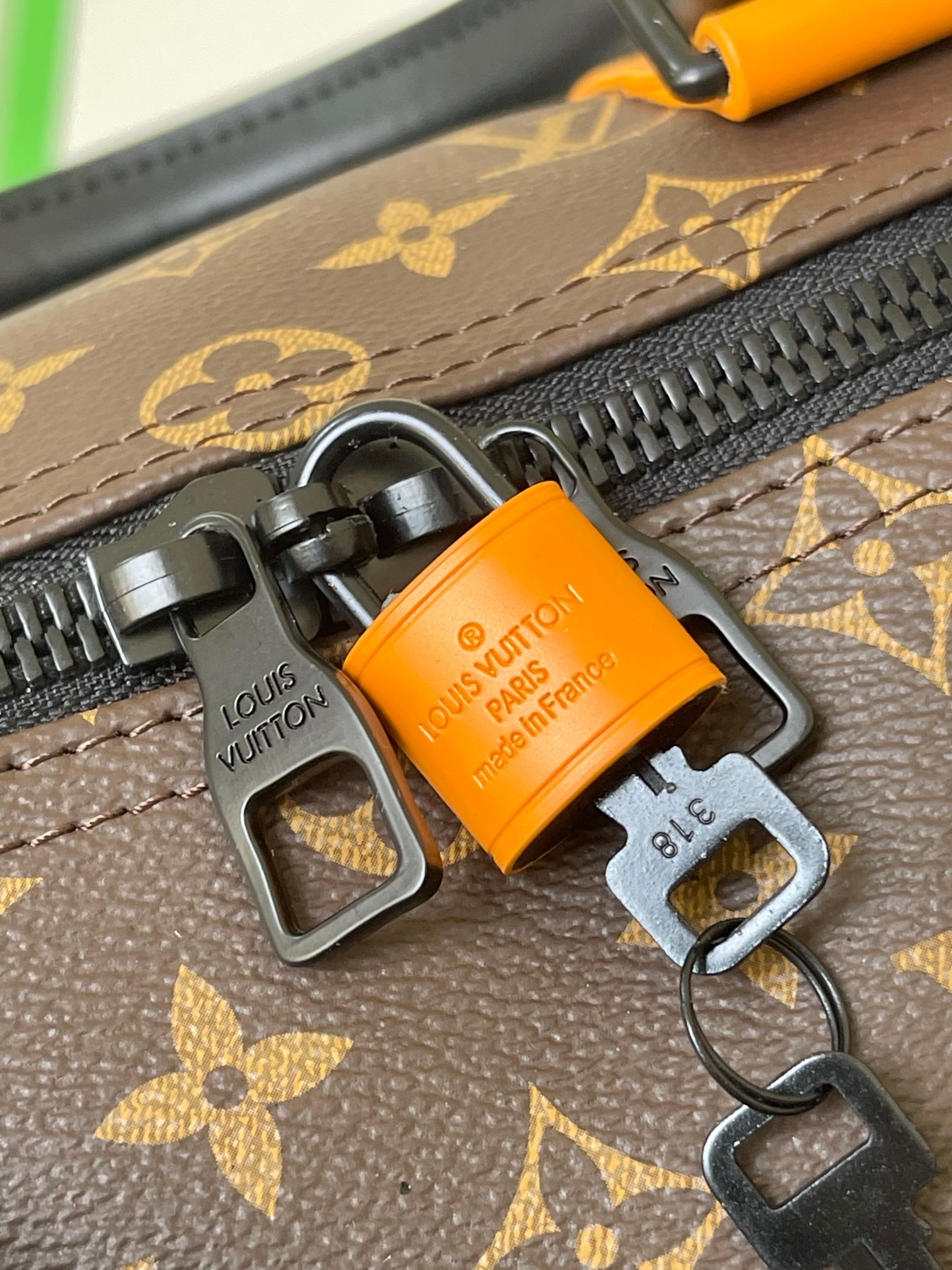 [LOUIS VUITTON-루이비통]  루이비통 모노그램 키폴 반둘리에 45 M46703