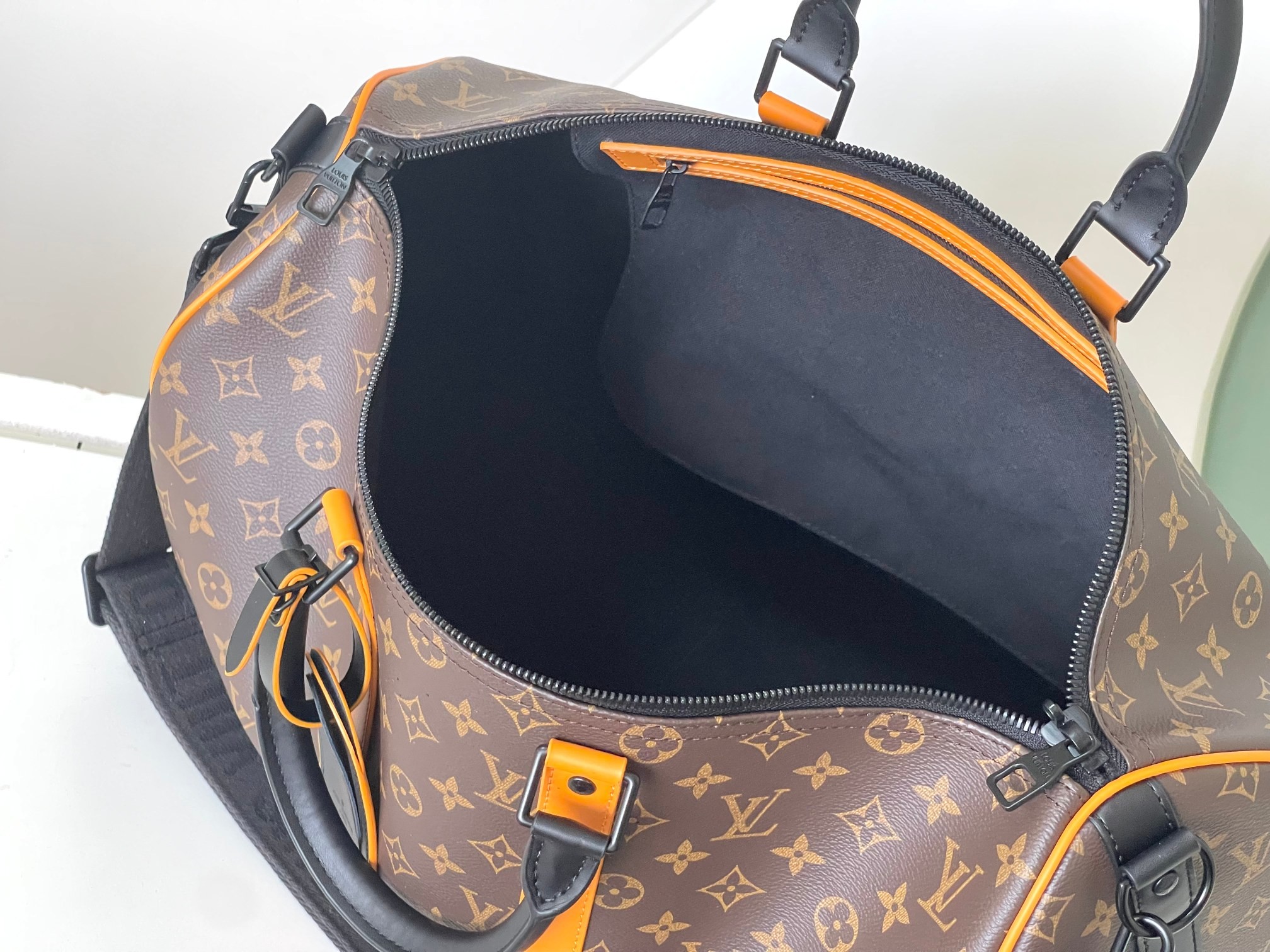 [LOUIS VUITTON-루이비통]  루이비통 모노그램 키폴 반둘리에 45 M46703