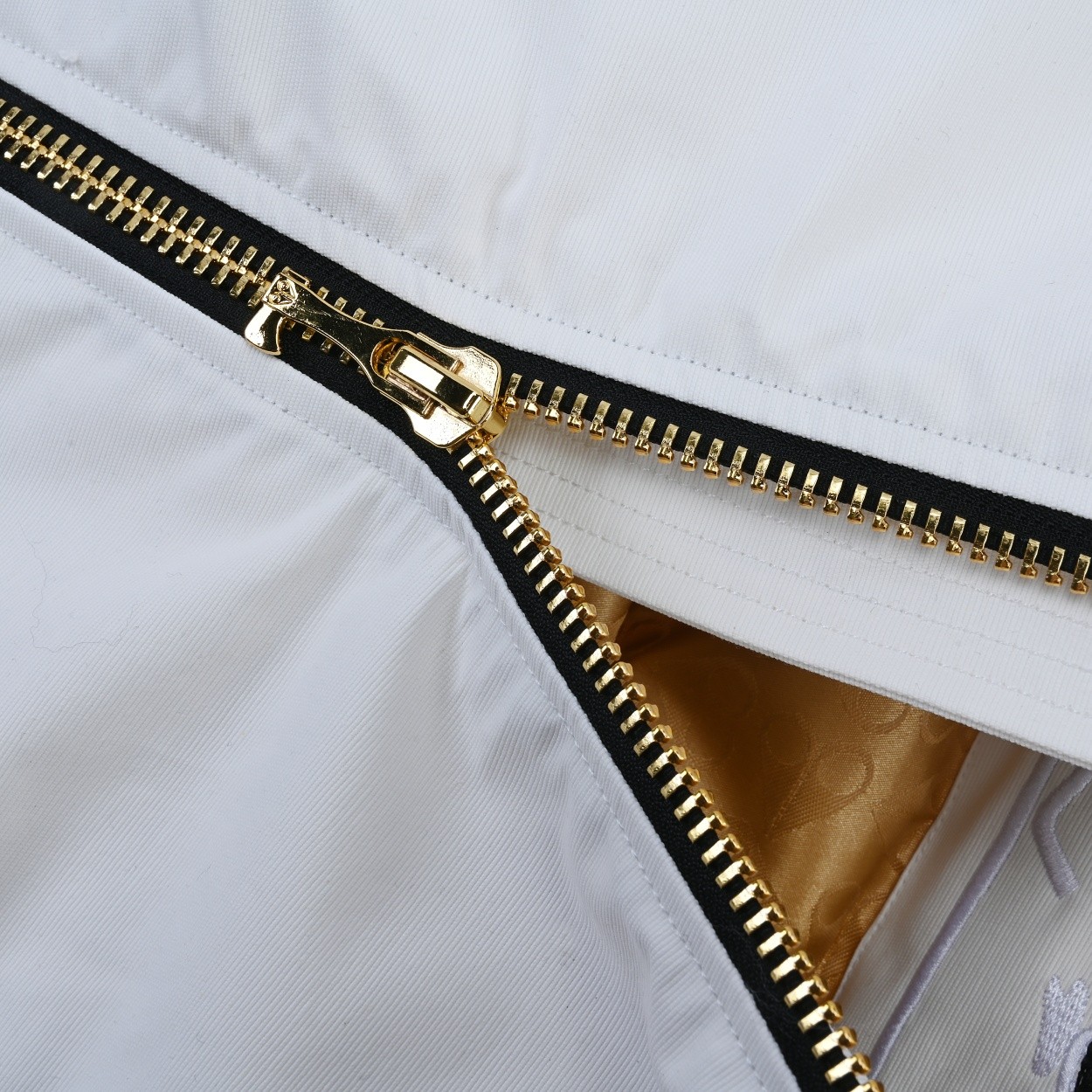 [Moose knuckles -무스너클 ]   무스너클 여성 봄버 패딩 자켓