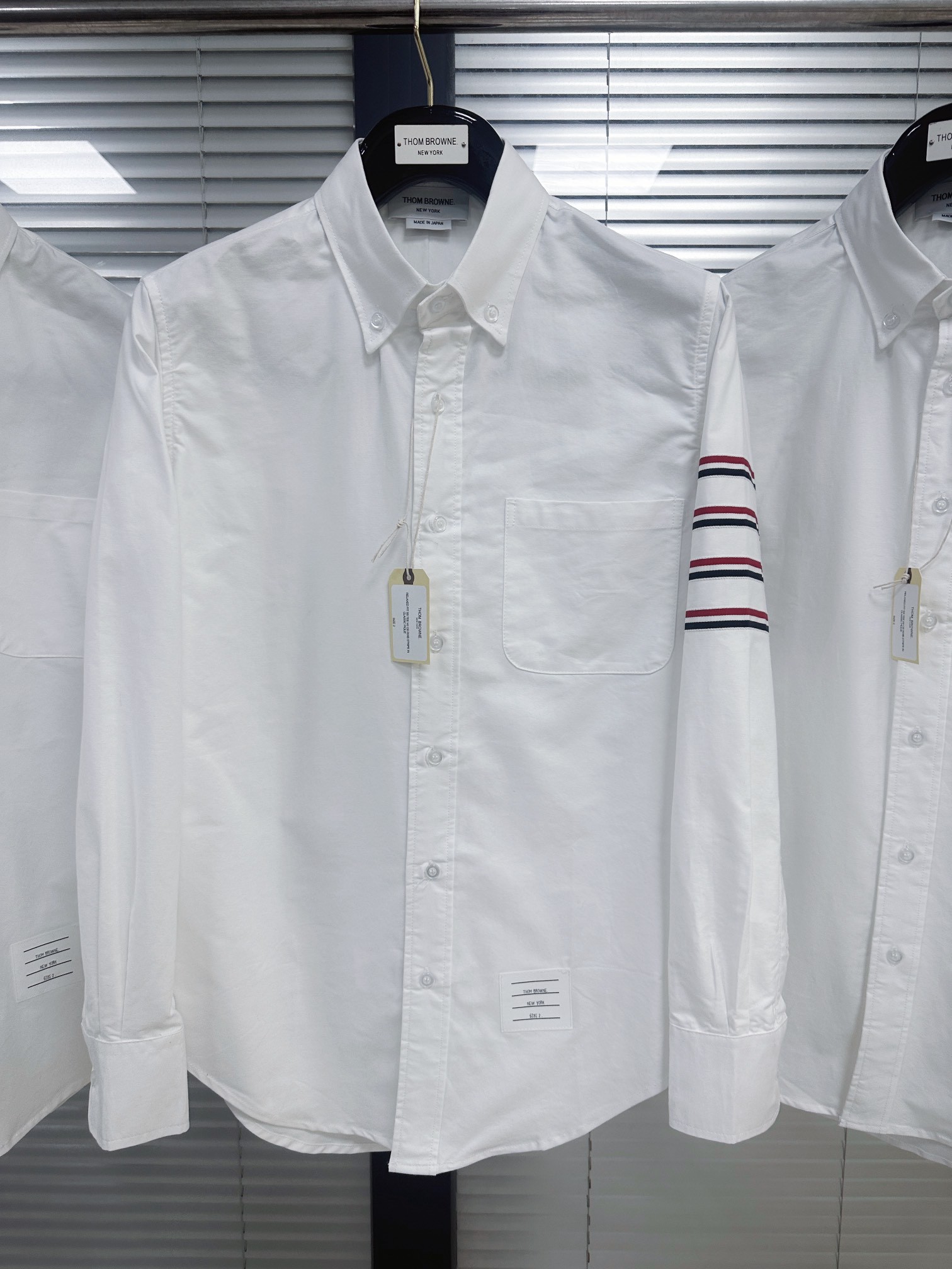 [TOM BROWNE -톰브라운 ] 톰브라운 4선 완장 남성 셔츠