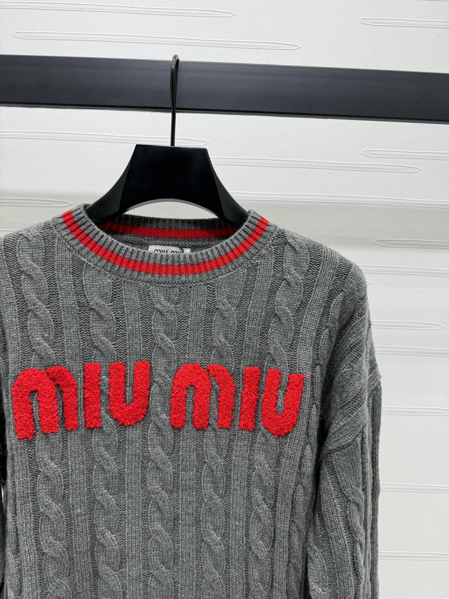 [MIU MIU-미우미우] 미우미우 케이블 크롭 니트