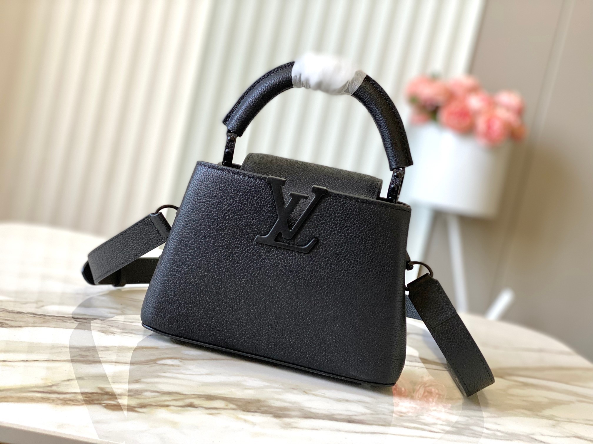 [LOUIS VUITTON-루이비통] 루이비통 카푸신 이스트 웨스트 미니백 M25255