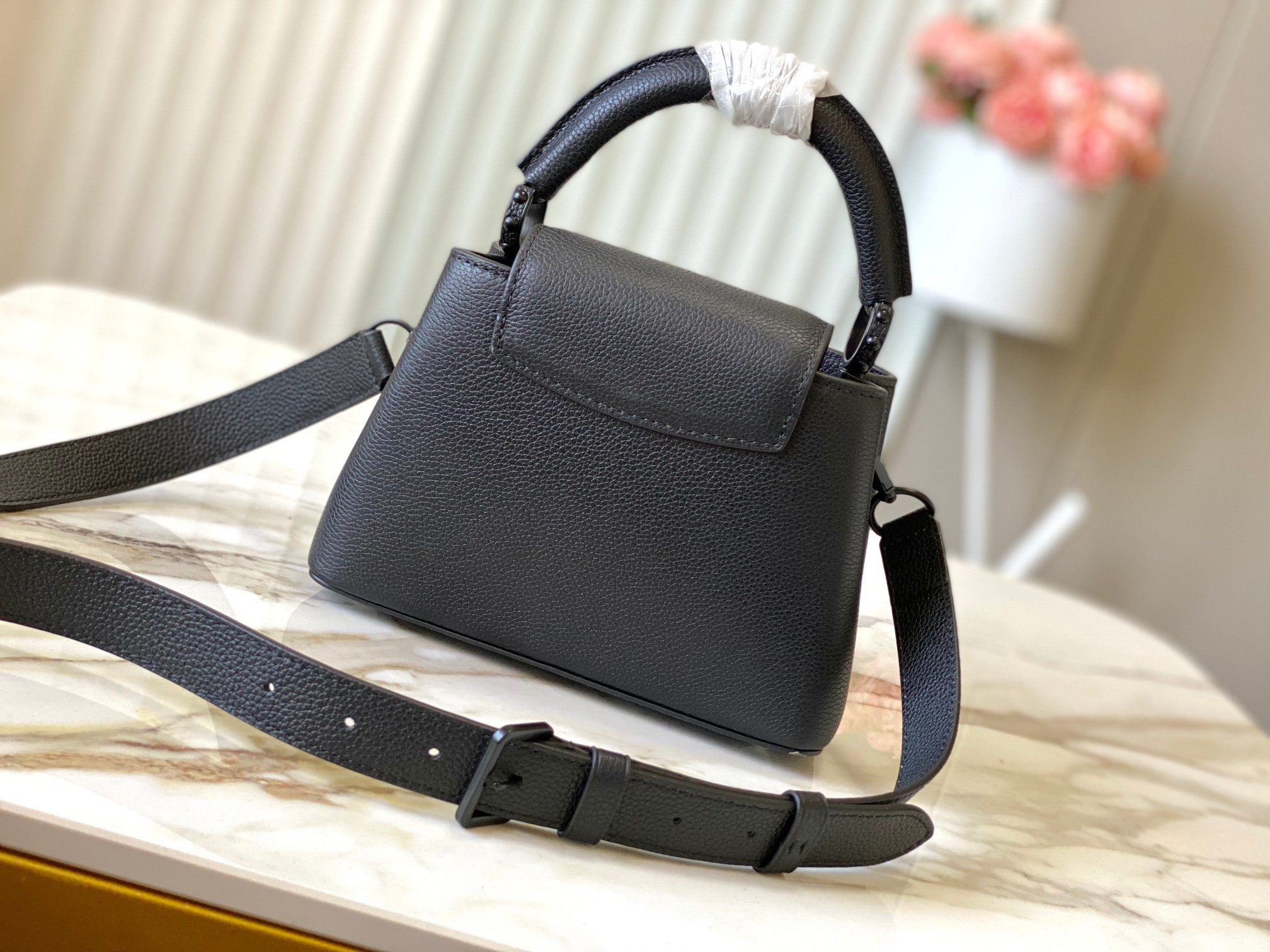 [LOUIS VUITTON-루이비통] 루이비통 카푸신 이스트 웨스트 미니백 M25255