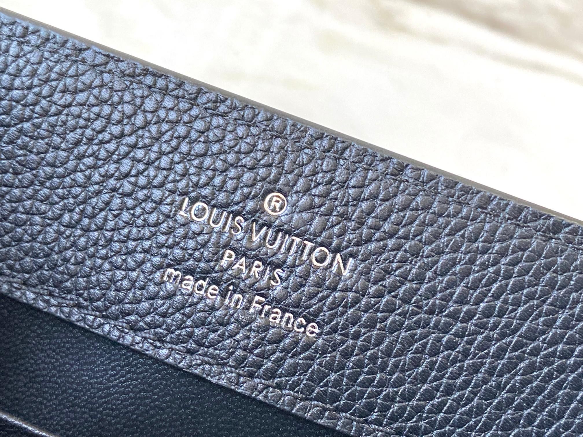 [LOUIS VUITTON-루이비통] 루이비통 카푸신 이스트 웨스트 미니백 M25255