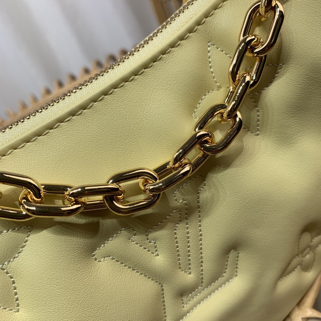 루이비통 LV Over The Moon 오버 더 문 숄더 백