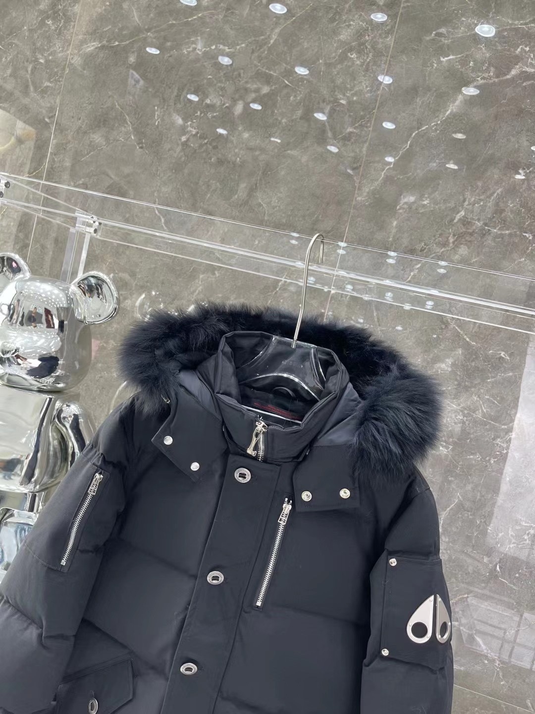 [Moose knuckles -무스너클 ]  무스너클 남성 쓰리쿼터 버클 패딩 레드