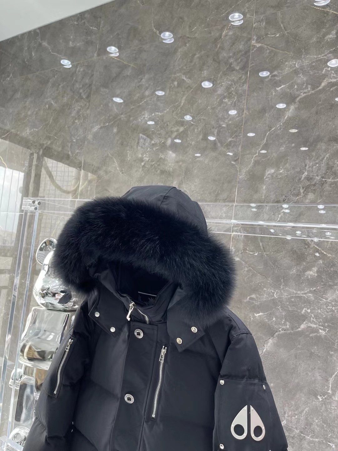 [Moose knuckles -무스너클 ]  무스너클 남성 쓰리쿼터 버클 패딩 레드