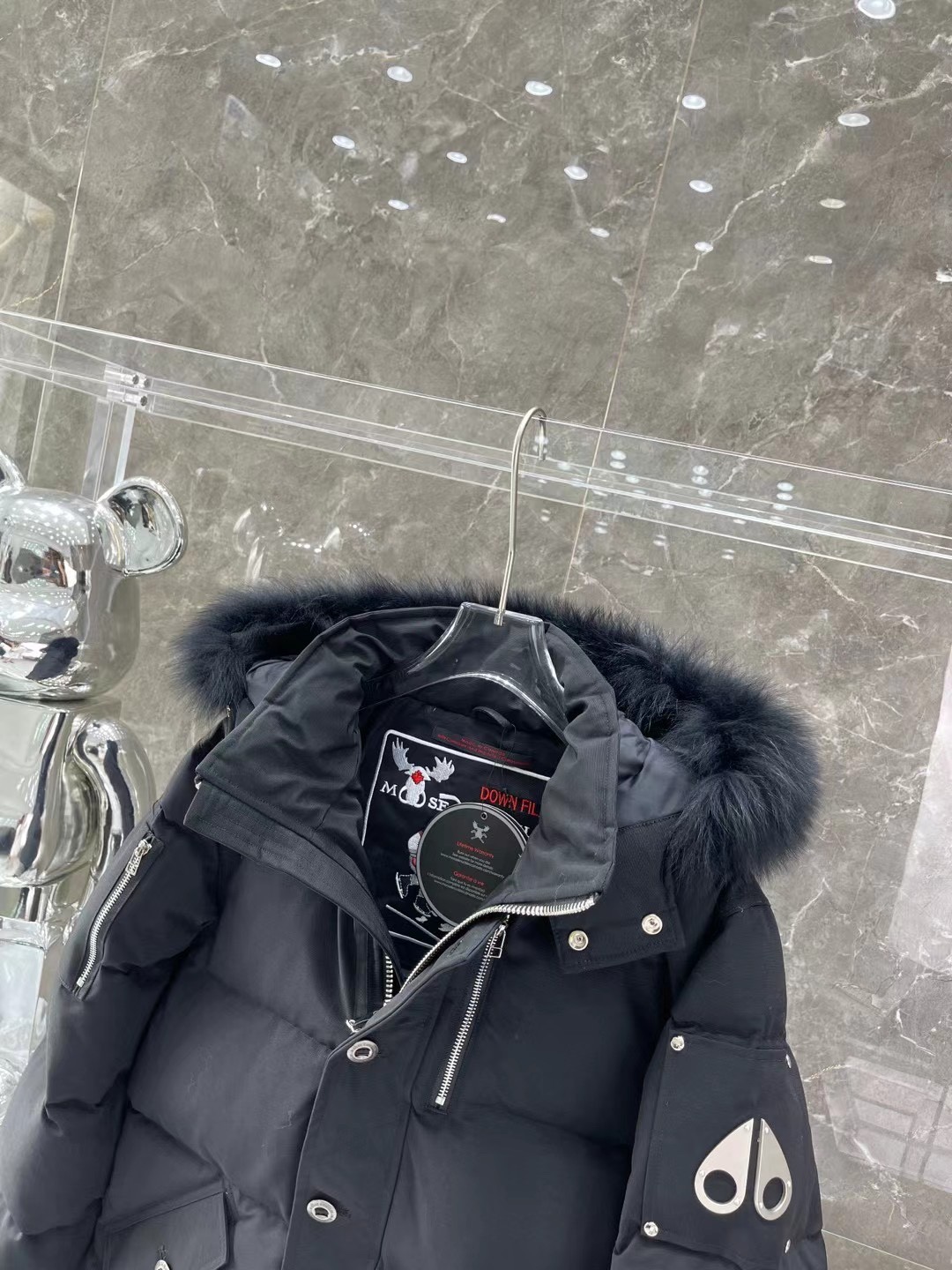 [Moose knuckles -무스너클 ]  무스너클 남성 쓰리쿼터 버클 패딩 레드