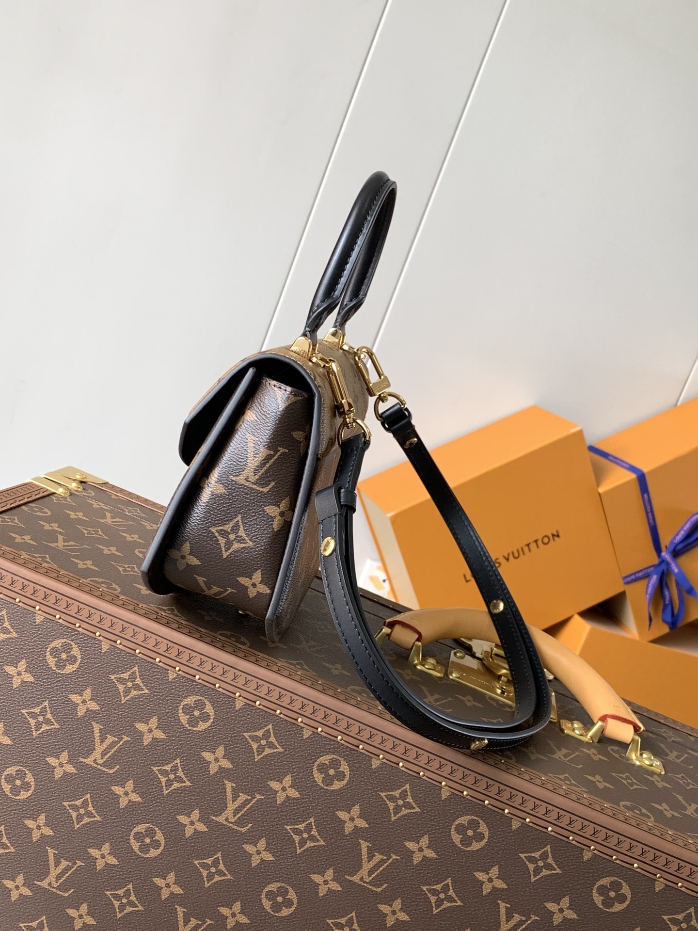 [LOUIS VUITTON-루이비통] 루이비통 모노그램 틸시스 토트백  M46548