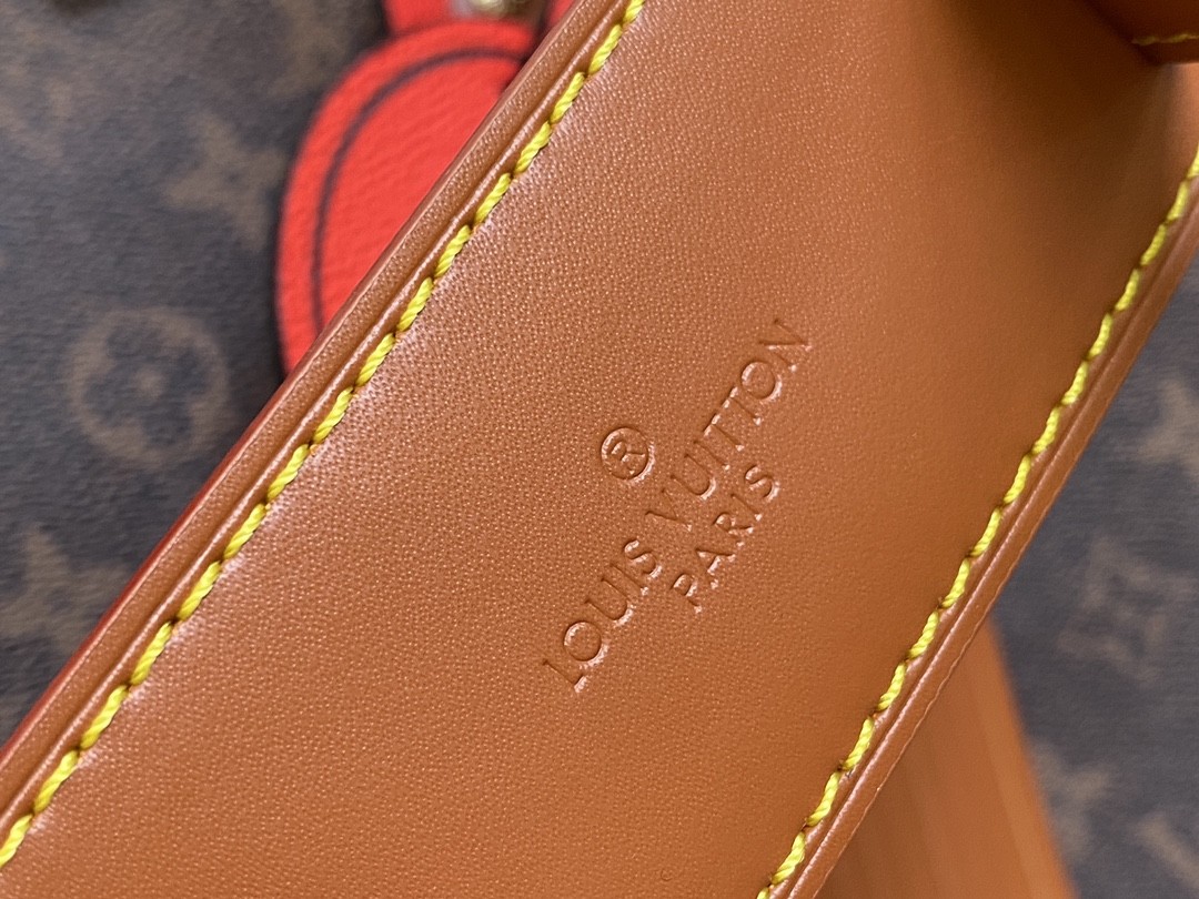 [LOUIS VUITTON-루이비통]  루이비통 모노그램 키폴 반둘리에 50 M11541