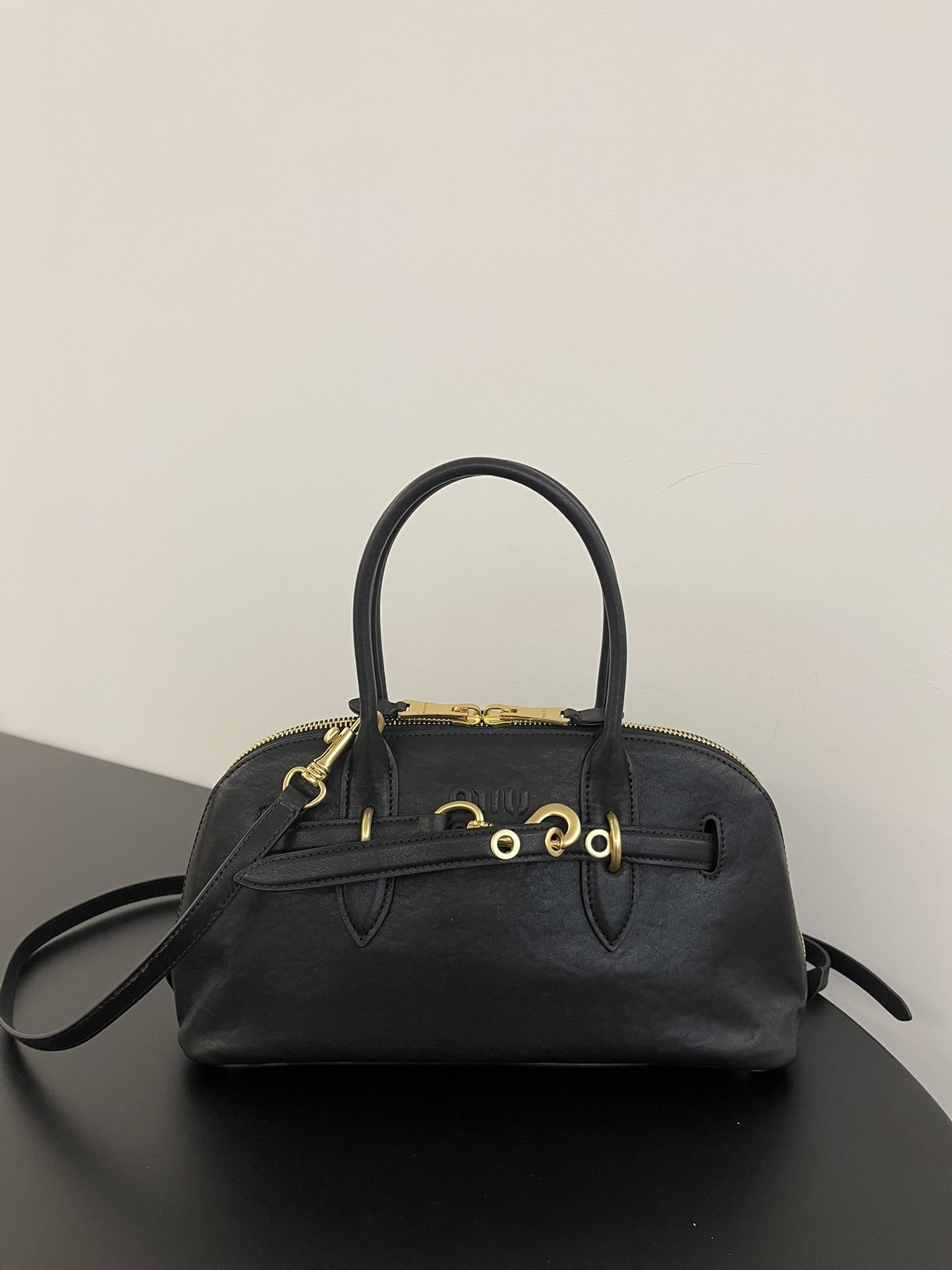 [MIU MIU-미우미우] 미우미우 아방뛰르 나파 가죽 탑 핸들백