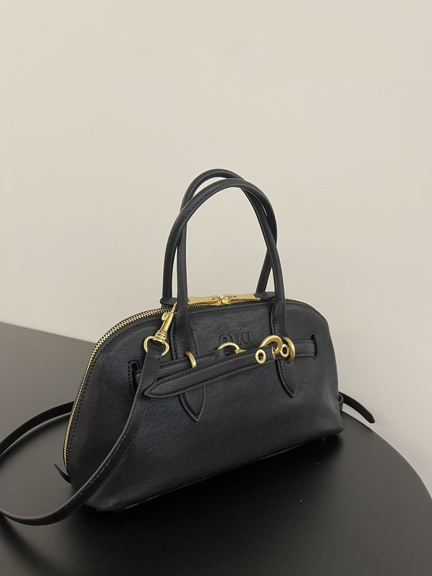 [MIU MIU-미우미우] 미우미우 아방뛰르 나파 가죽 탑 핸들백