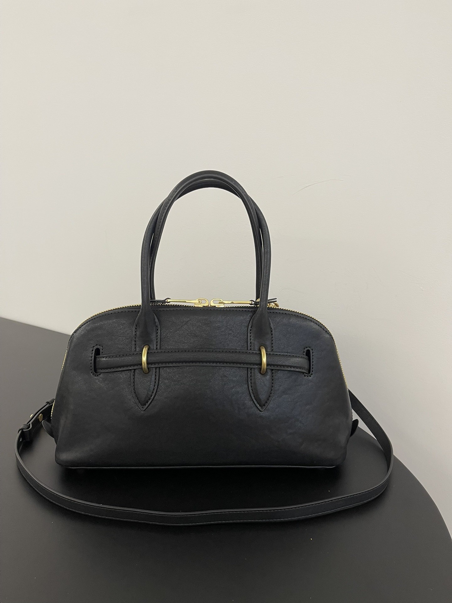 [MIU MIU-미우미우] 미우미우 아방뛰르 나파 가죽 탑 핸들백