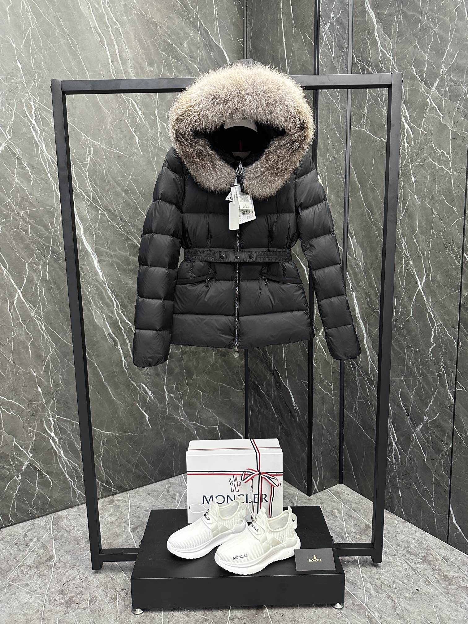[MONCLER-몽클레어] 몽클레어 보에드 숏패딩 블랙