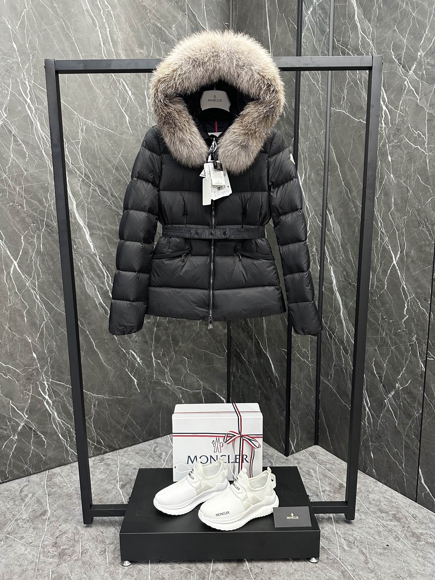 [MONCLER-몽클레어] 몽클레어 보에드 숏패딩 블랙