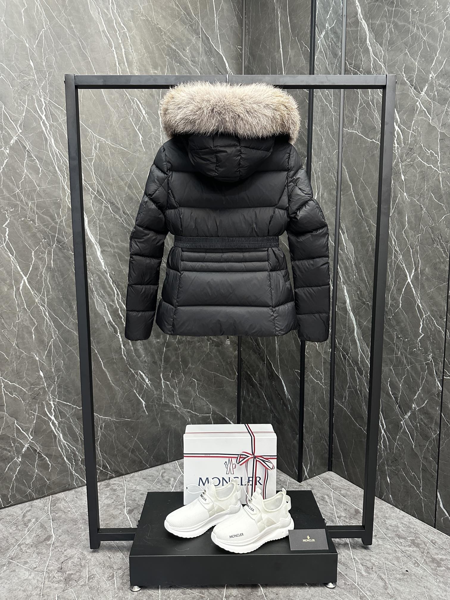 [MONCLER-몽클레어] 몽클레어 보에드 숏패딩 블랙