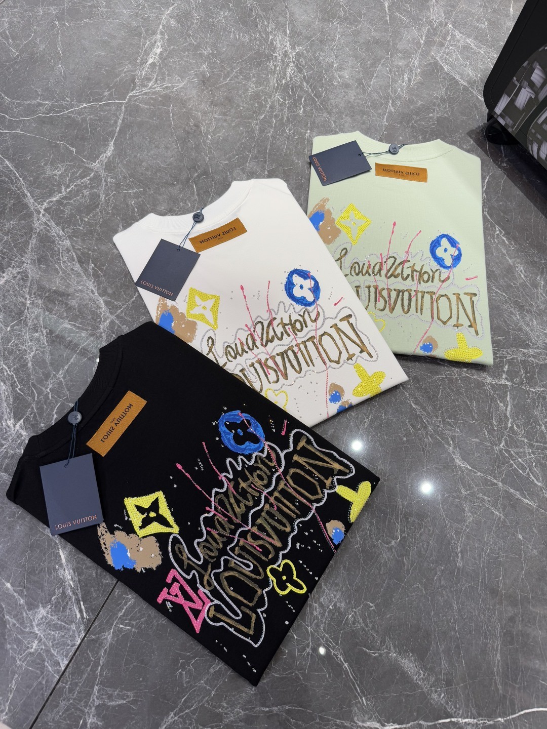 [LOUIS VUITTON-루이비통] 루이비통 프린트 로고 반팔티