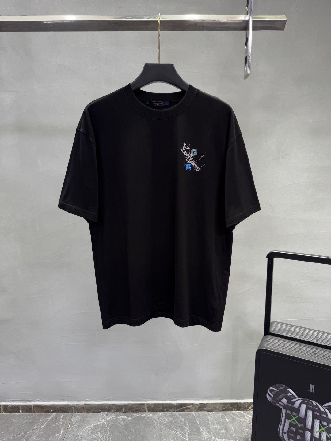 [LOUIS VUITTON-루이비통] 루이비통 프린트 로고 반팔티