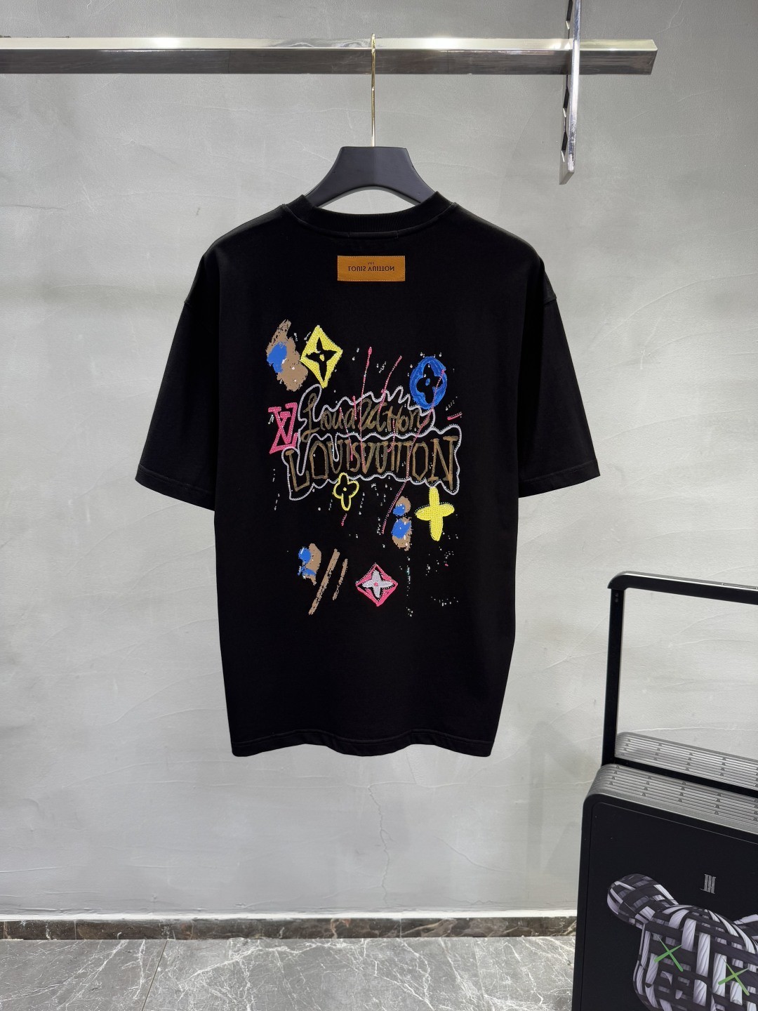 [LOUIS VUITTON-루이비통] 루이비통 프린트 로고 반팔티