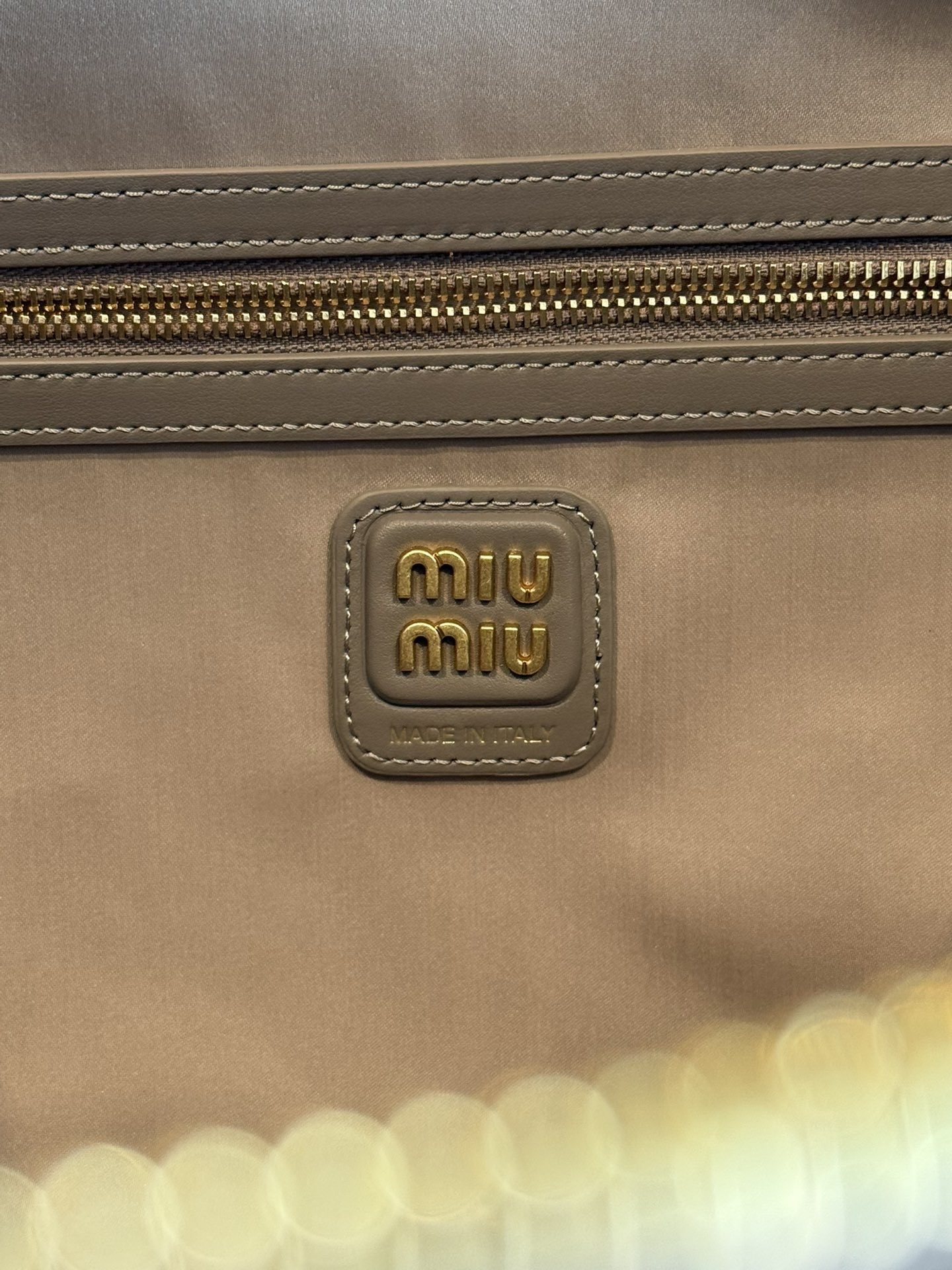 [MIU MIU-미우미우] 미우미우 가죽 보백