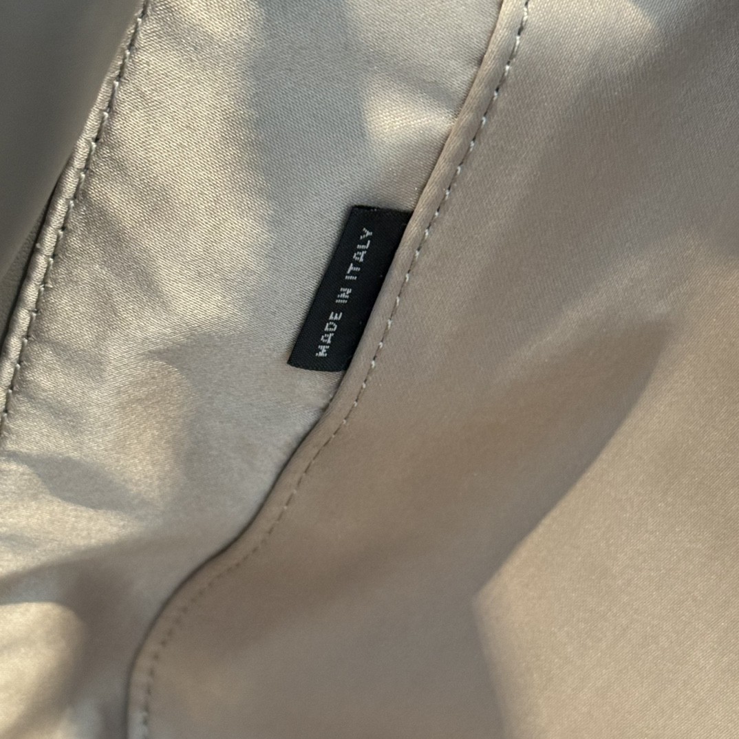 [MIU MIU-미우미우] 미우미우 가죽 보백