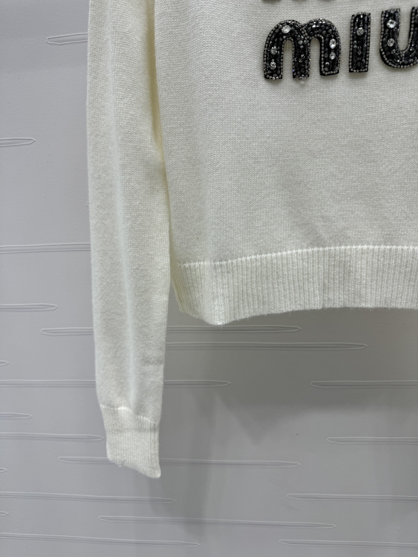 [MIU MIU-미우미우] 미우미우 크리스탈 장식 스웨터