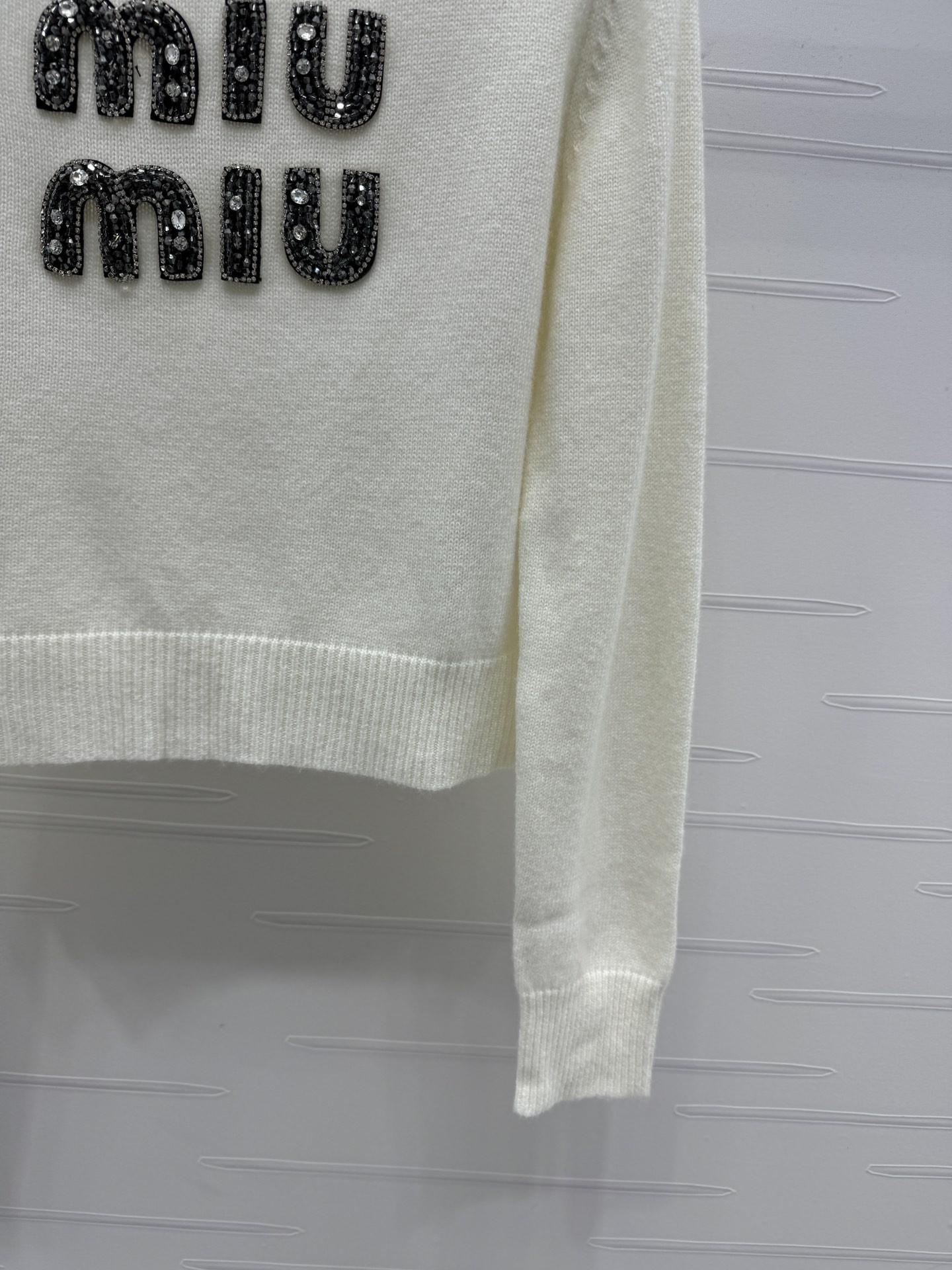 [MIU MIU-미우미우] 미우미우 크리스탈 장식 스웨터