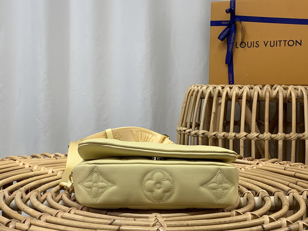 루이비통 LV Wallet on Strap 월릿 온 스트랩 숄더 백