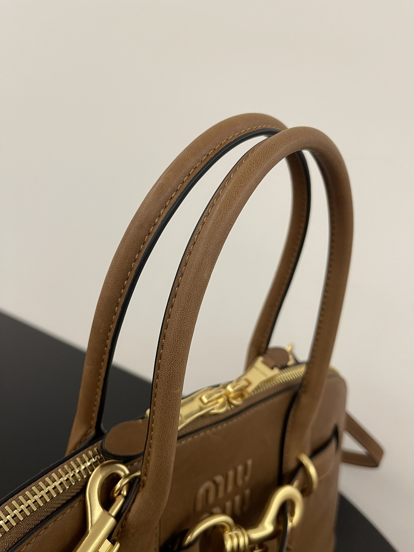 [MIU MIU-미우미우] 미우미우 24FW 여성 아방뛰르 토트숄더백