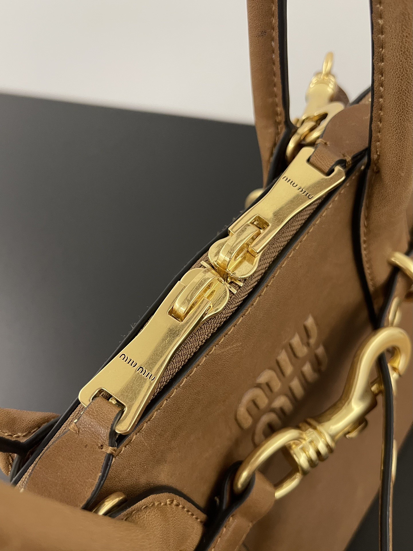 [MIU MIU-미우미우] 미우미우 24FW 여성 아방뛰르 토트숄더백