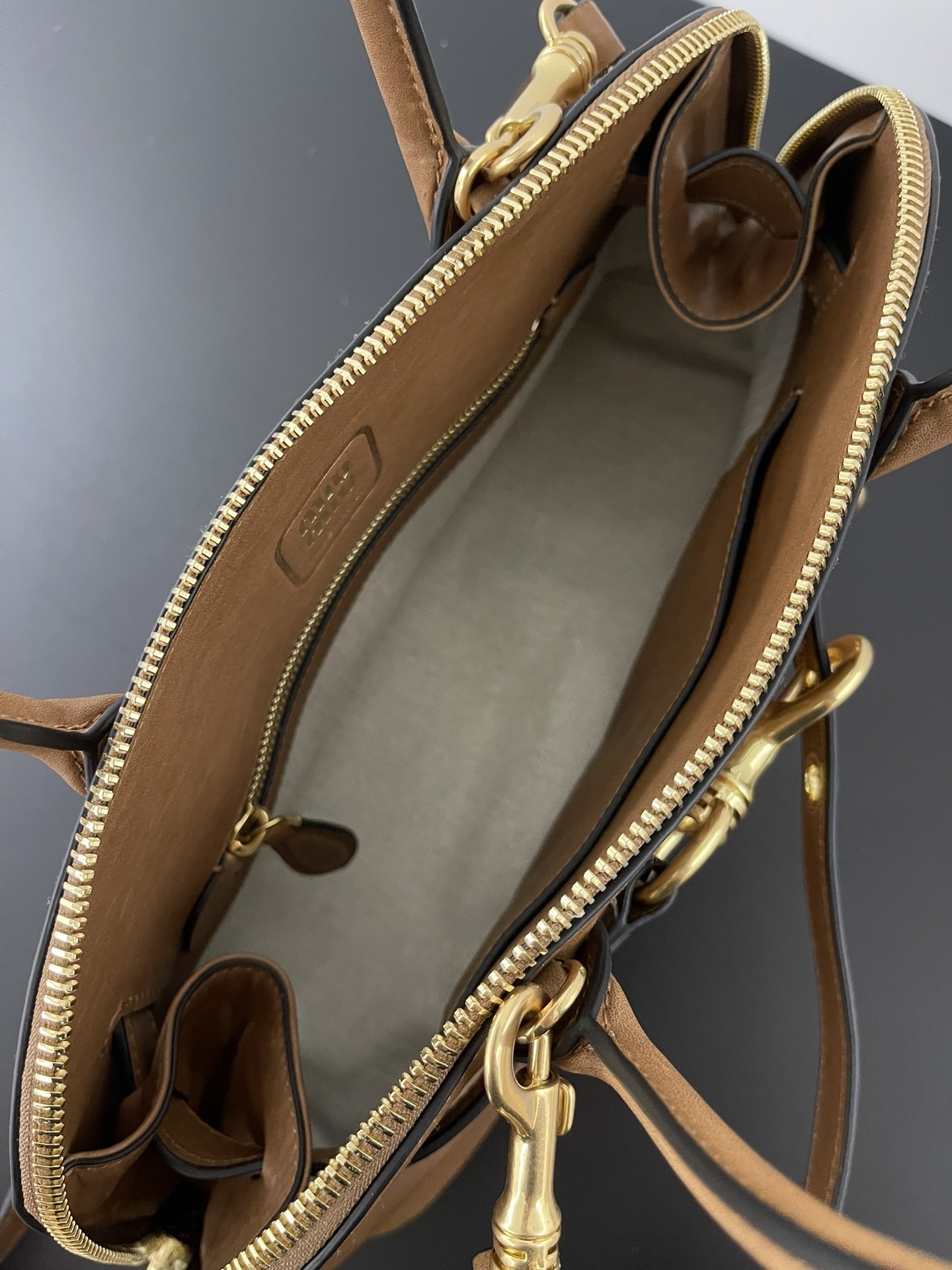 [MIU MIU-미우미우] 미우미우 24FW 여성 아방뛰르 토트숄더백