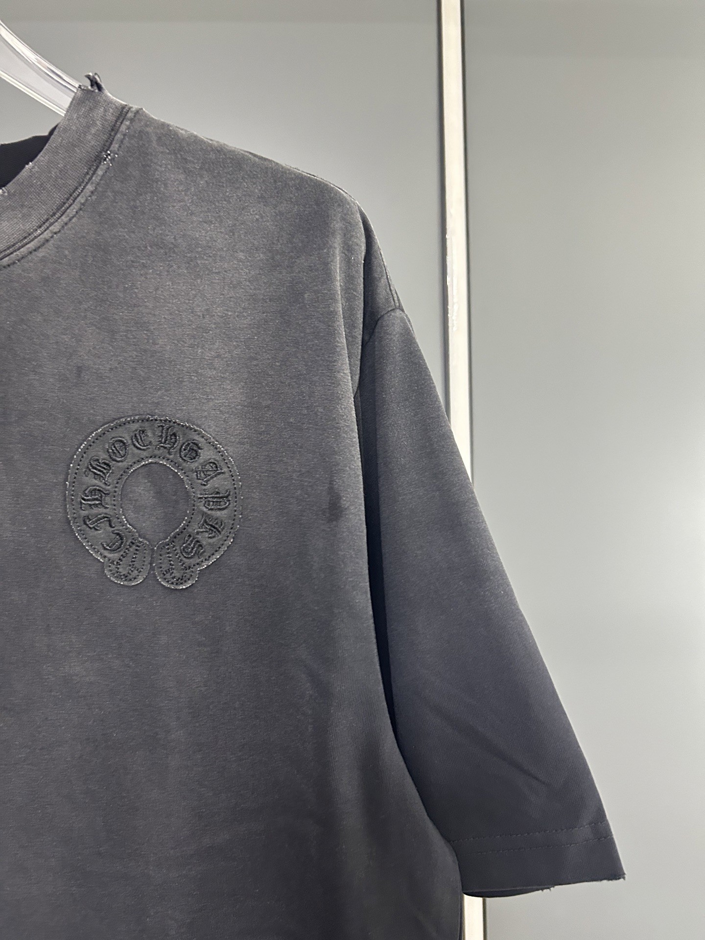 [CHROM HEARTS -크롬하츠] 크롬하츠 로고 포켓 티셔츠  반팔티