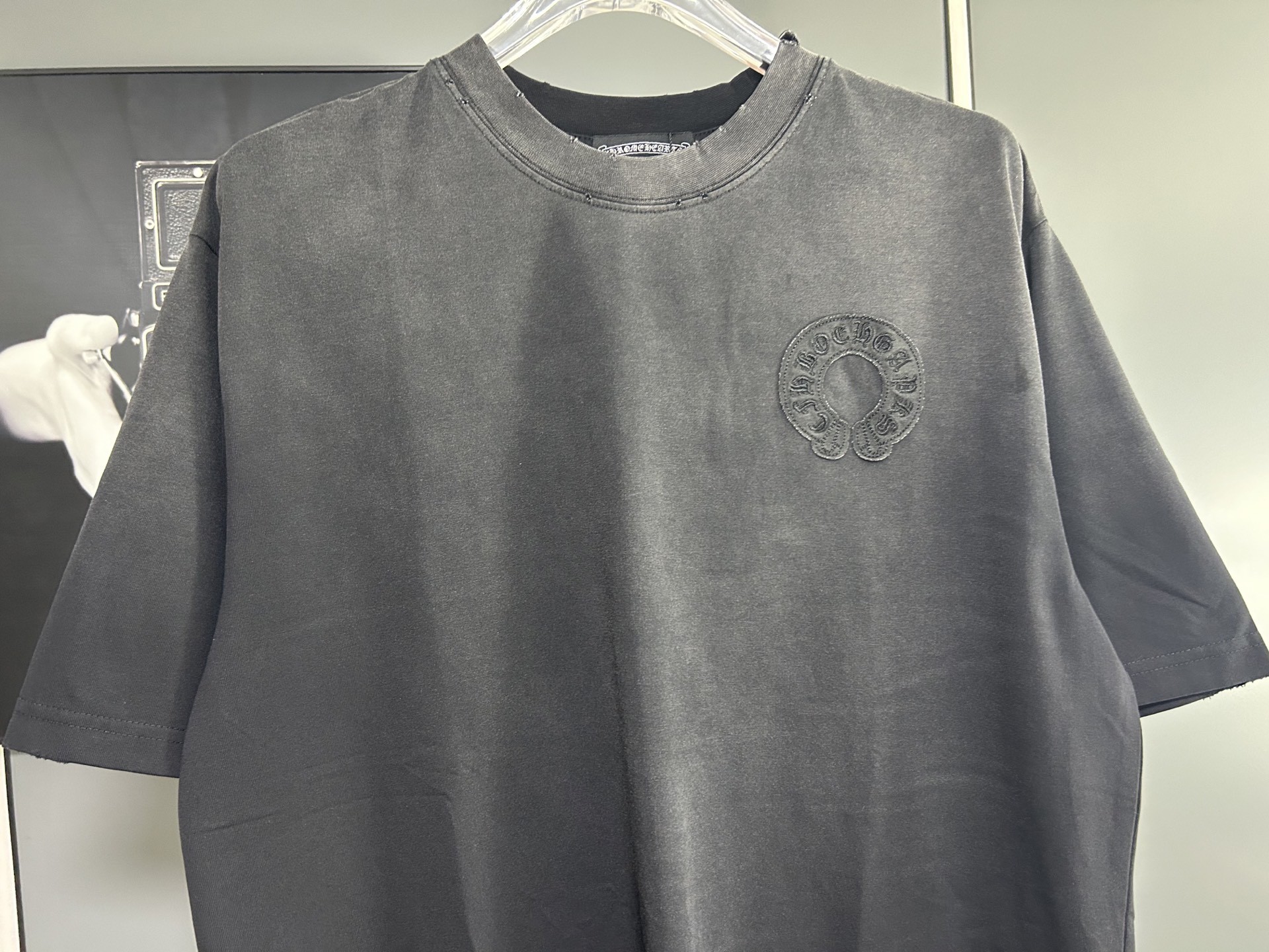 [CHROM HEARTS -크롬하츠] 크롬하츠 로고 포켓 티셔츠  반팔티