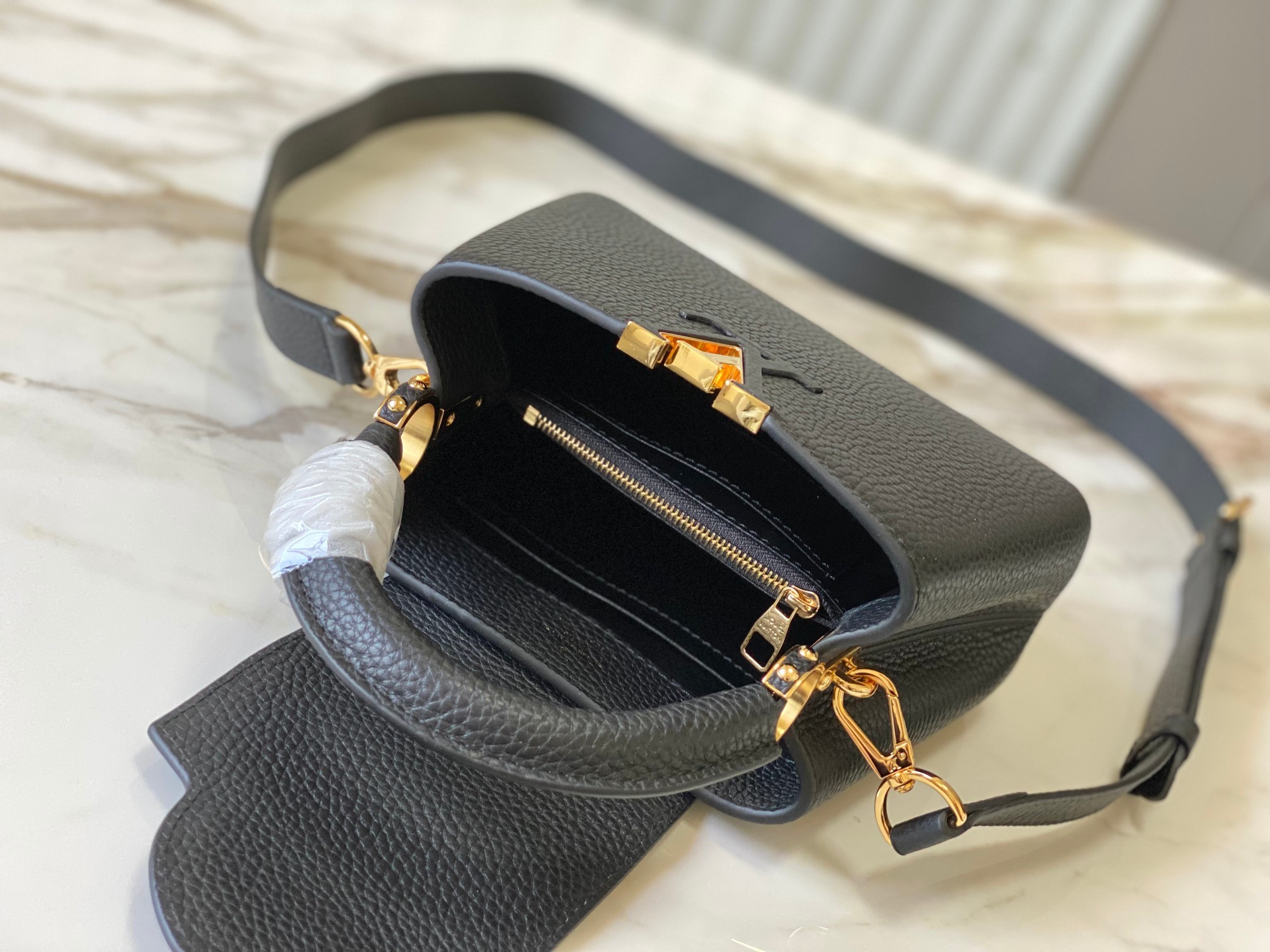 [LOUIS VUITTON-루이비통] 루이비통 카푸신 미니 M48865