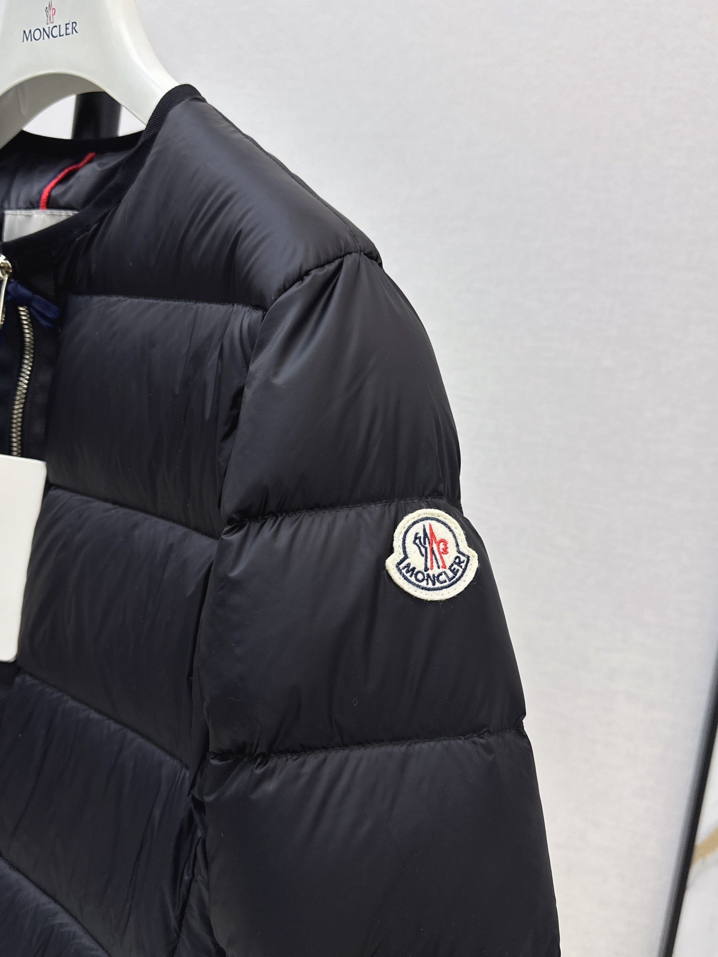 [MONCLER-몽클레어] 몽클레어 로린 경량 패딩