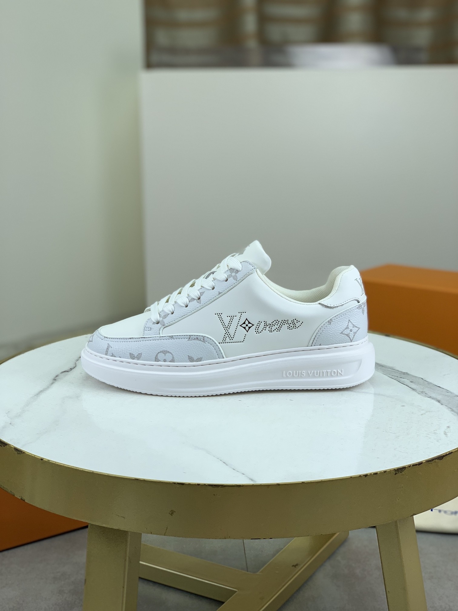 [LOUIS VUITTON-루이비통] 루이비통 스니커즈  남성