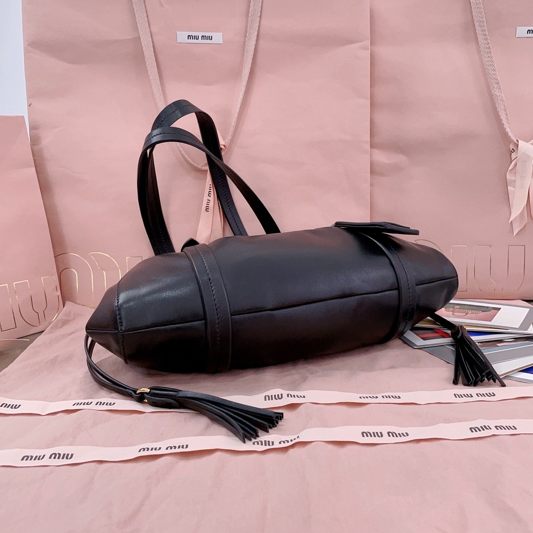 [MIU MIU-미우미우] 미우미우 쥬아 나파 레더 숄더백