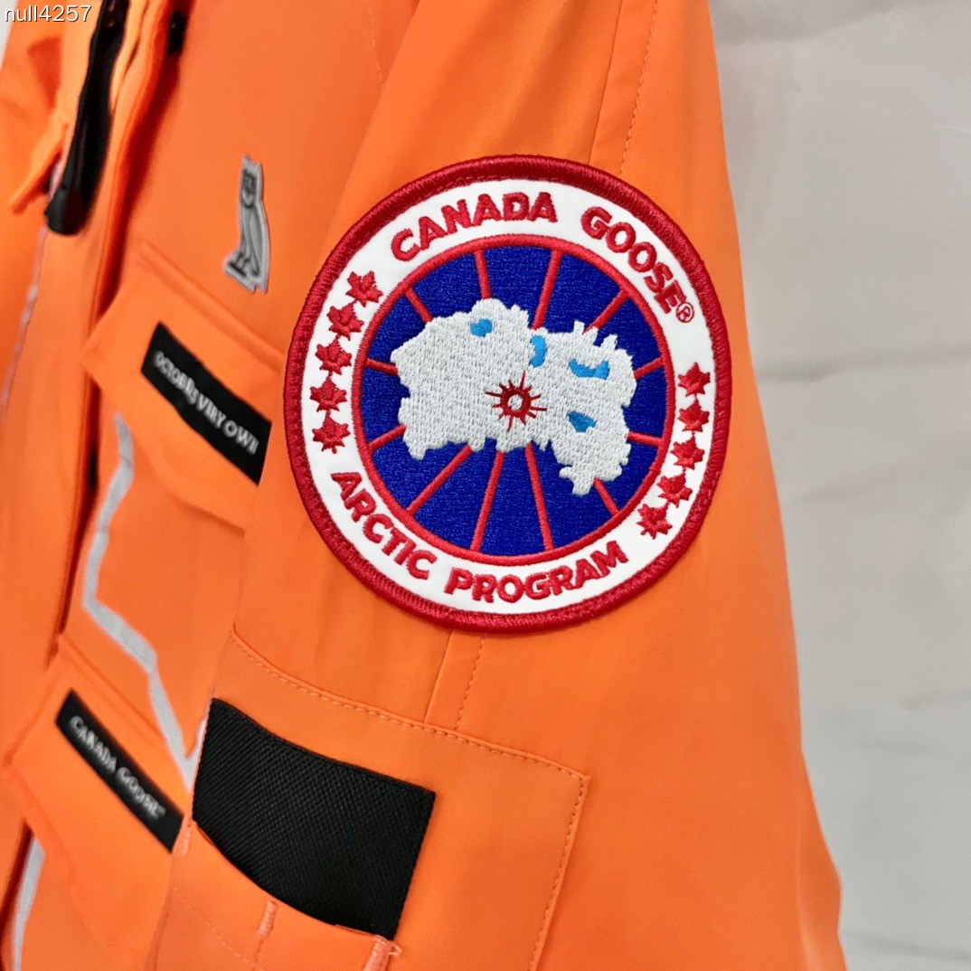 [Canada Goose-캐나다구스]  캐나다구스 킹 오브 칠리왁 구스 패딩