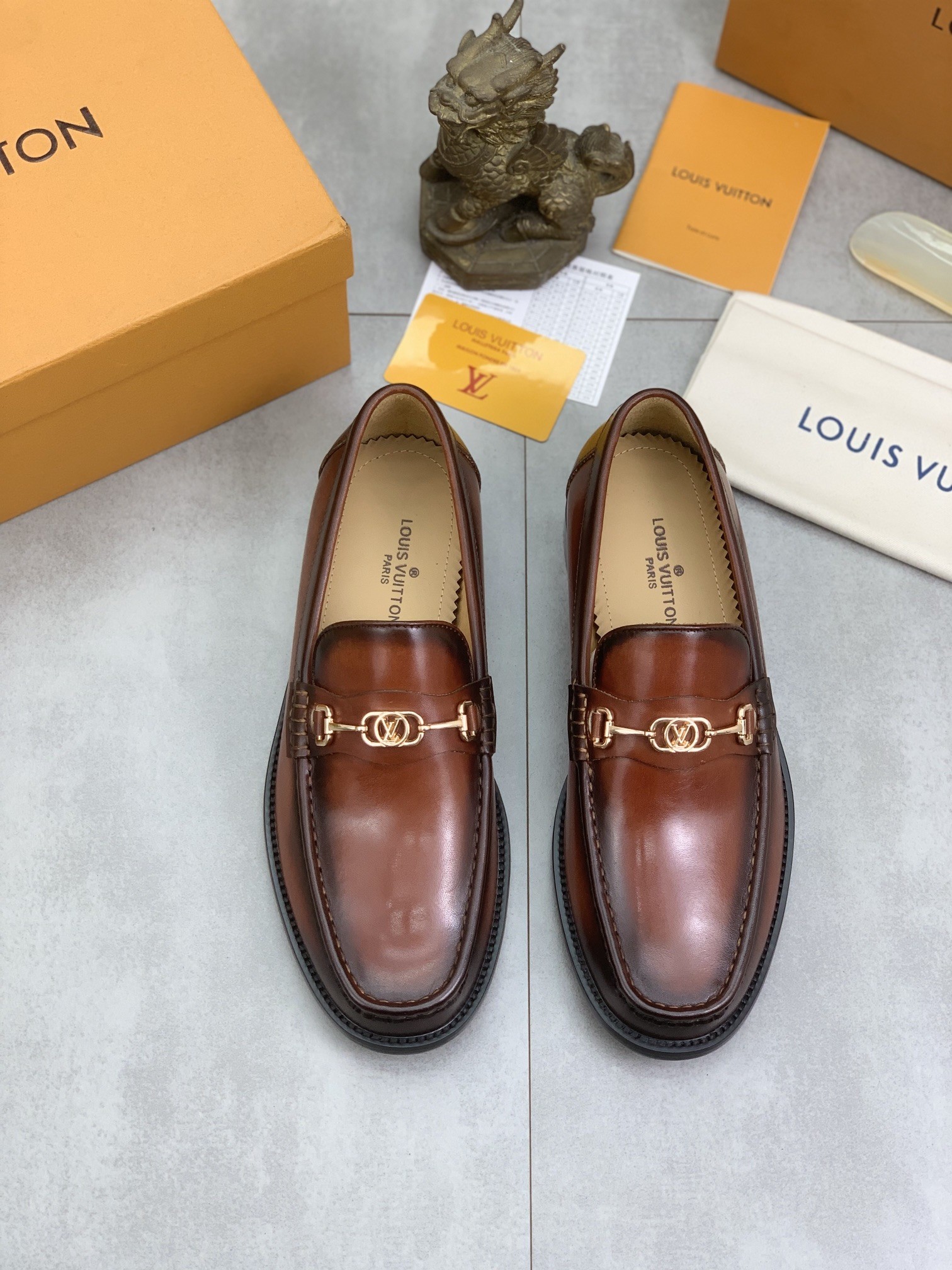 [LOUIS VUITTON-루이비통] 루이비통 남성 가죽 구두