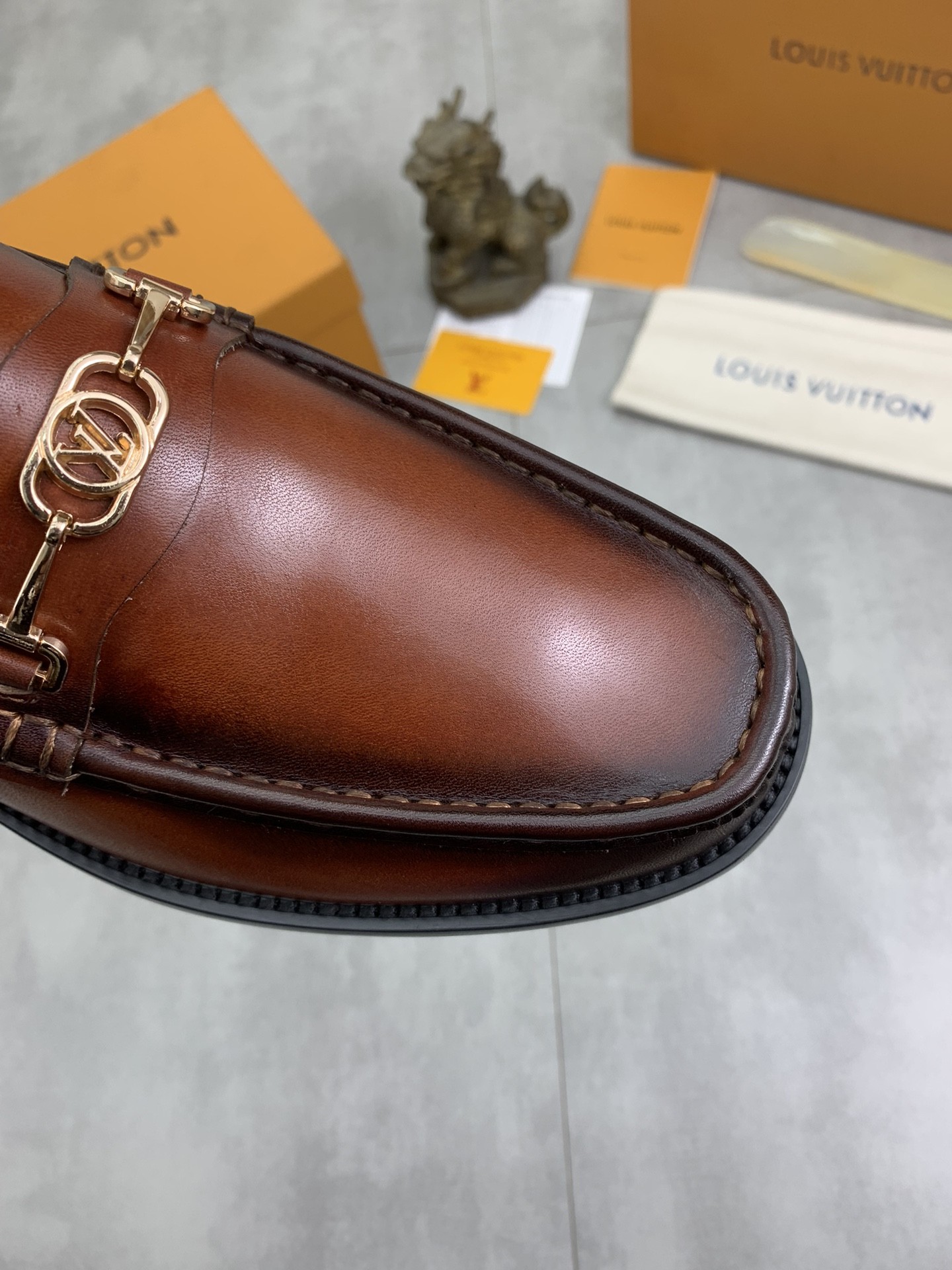 [LOUIS VUITTON-루이비통] 루이비통 남성 가죽 구두