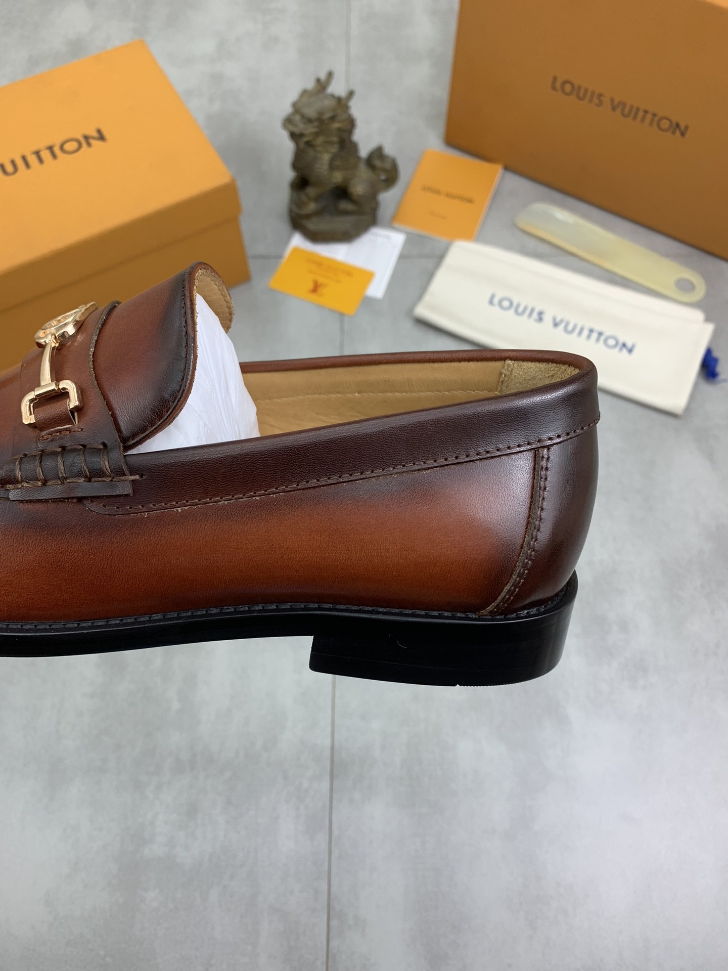 [LOUIS VUITTON-루이비통] 루이비통 남성 가죽 구두