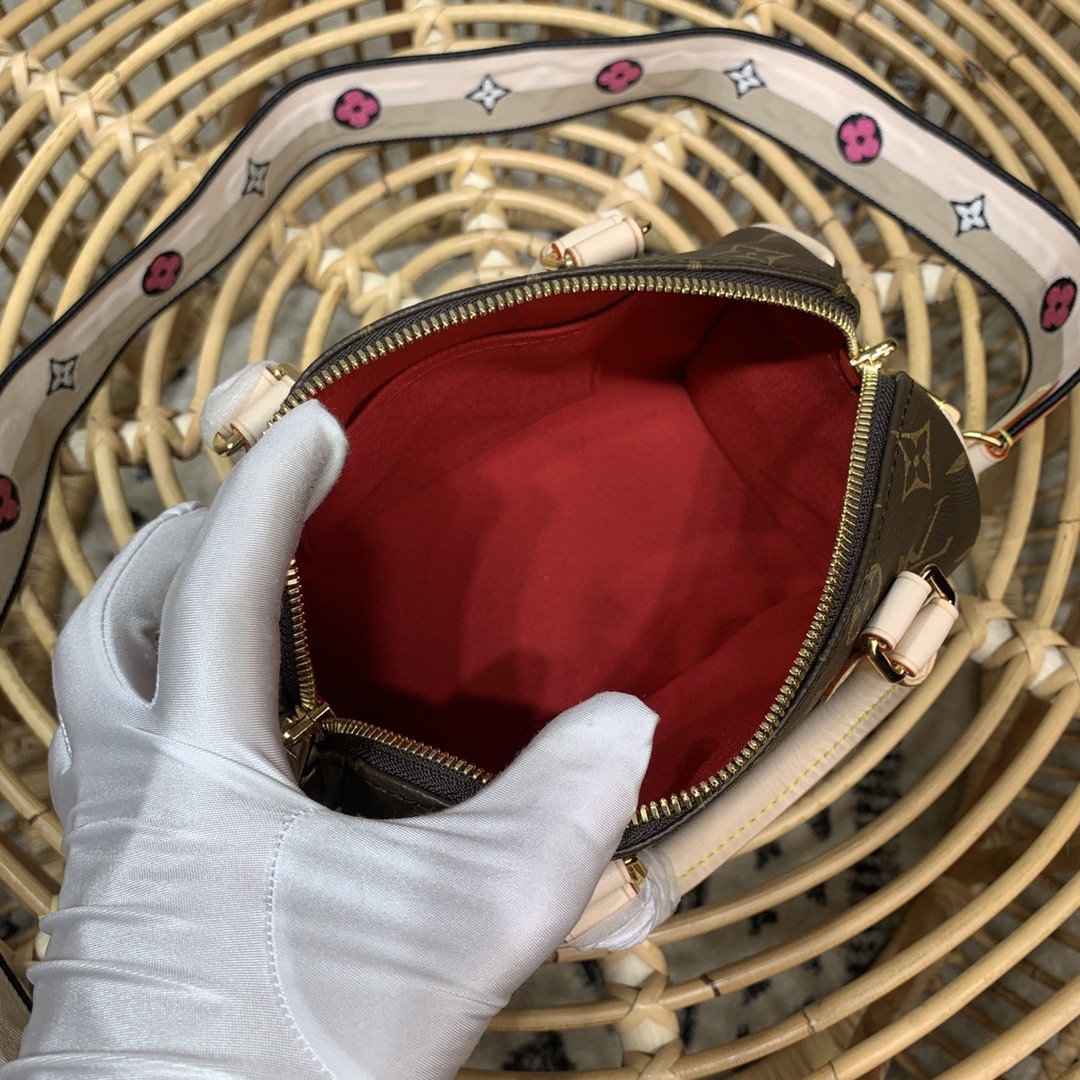 루이비통  스피디 반둘리에 20 (블랙,웨빙)