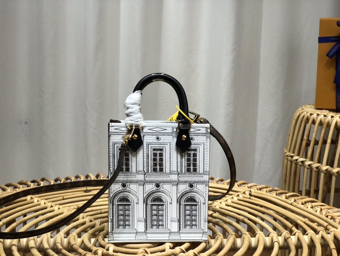 루이비통 쁘띠 삭 플라