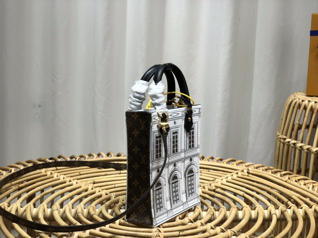 루이비통 쁘띠 삭 플라