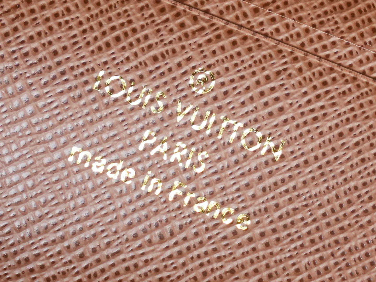 [LOUIS VUITTON-루이비통] 루이비통 월릿 온 체인 아이비 숄더백 M81911