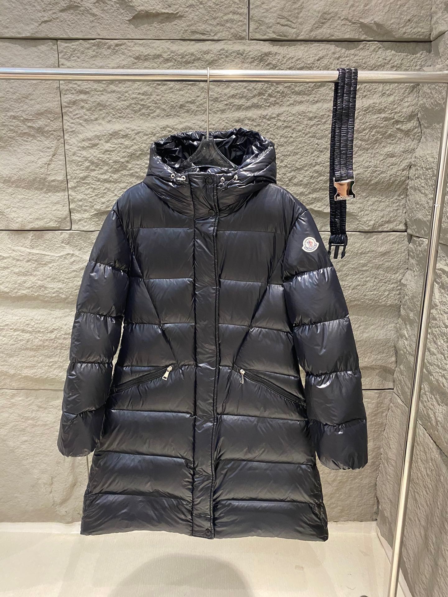 [MONCLER-몽클레어] 몽클레어 벨뷰 롱 다운 패딩