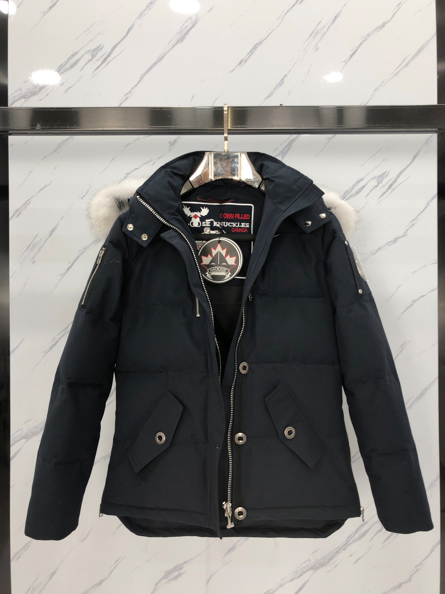 [Moose knuckles -무스너클 ]  무스너클 쓰리쿼터 버클 패딩