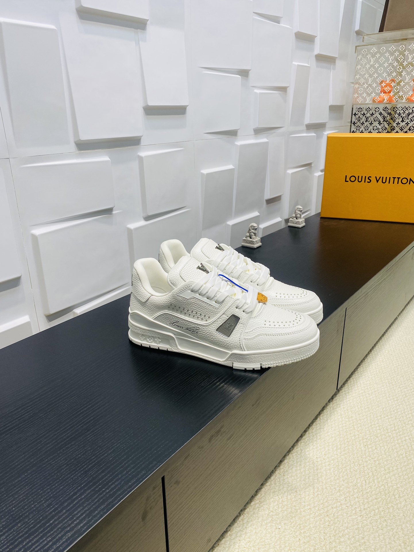 [ LOUIS VUITTON-루이비통] 루이비통 트레이너 스니커즈