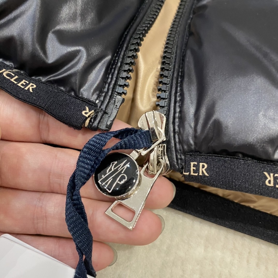 [MONCLER-몽클레어] 몽클레어 다운 패딩 점퍼